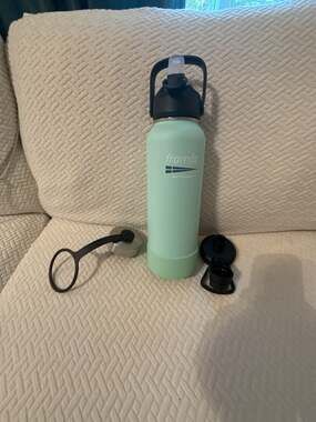 NWT framåt Vacuum Insulated Stainless Steel Water Bottle, 40oz, Sea Mist